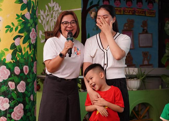 Hội thảo “Sinh Con, Sinh Cha” nâng cao kiến thức làm cha mẹ cho hàng trăm phụ huynh tại Quảng Bình